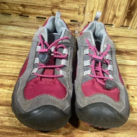 KEEN Women's Hiking shoes sz 3 Gray pink