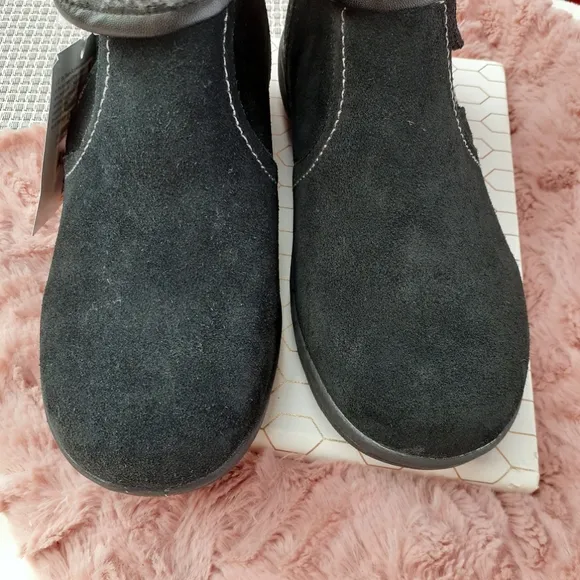 Khombu Shearling Cuff Waterproof Suede Side Zip Ankle Boots Snow 6 NEW Winter