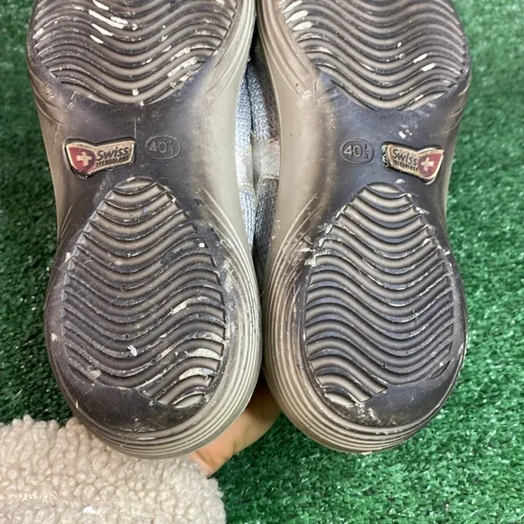 KYBUN KYBOOT WALK ON AIR JINDO SILVER COMFORT SHOES SIZE 9 WIDE - MSRP: $409