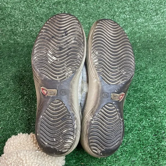 KYBUN KYBOOT WALK ON AIR JINDO SILVER COMFORT SHOES SIZE 9 WIDE - MSRP: $409
