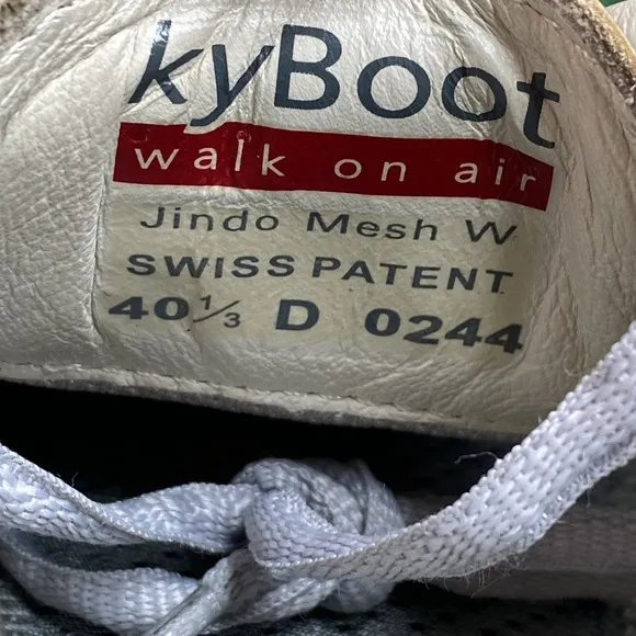 KYBUN KYBOOT WALK ON AIR JINDO SILVER COMFORT SHOES SIZE 9 WIDE - MSRP: $409