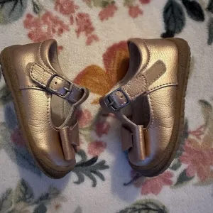 L'Amour Emma T-strap Rose Gold Bow Shoes Toddler Girl Size 4