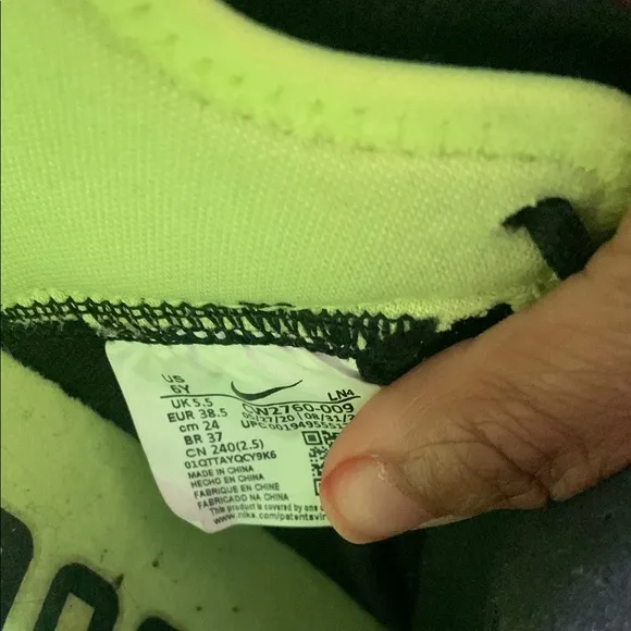 Lebron XVlll Sneakers