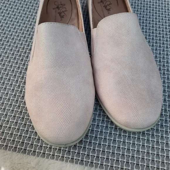Life Stride Neon Slip On Loafers Comfort Cushioned Shoes Faux Leather 8 NEW Pink