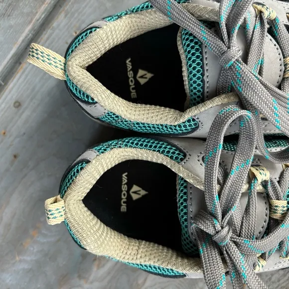 LIKE NEW Vasque ultra dry hiking shoes | size 4