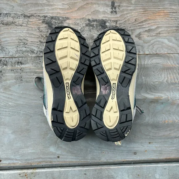 LIKE NEW Vasque ultra dry hiking shoes | size 4
