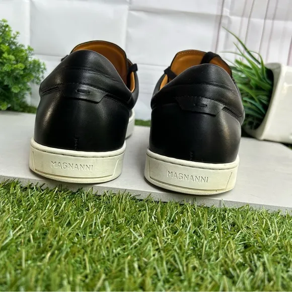 Magnanni Costa Lo Black Sneakers for Men size US 11 gently used