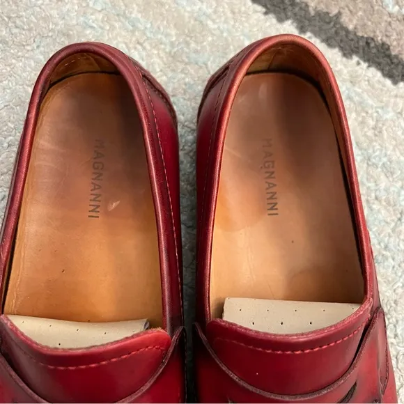 Magnanni Mens leather penny loafers size 8.5 fits like 9 length 11.5” cool color