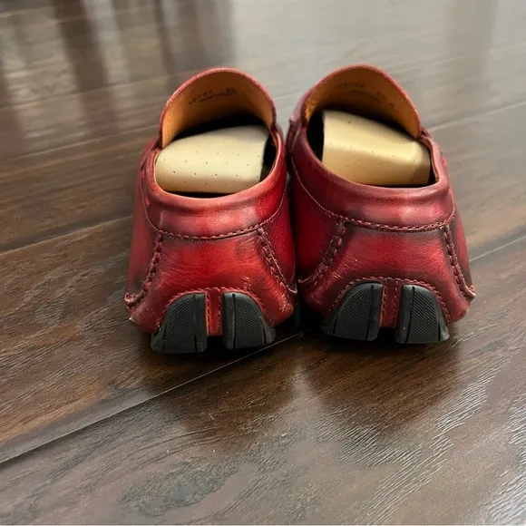 Magnanni Mens leather penny loafers size 8.5 fits like 9 length 11.5” cool color