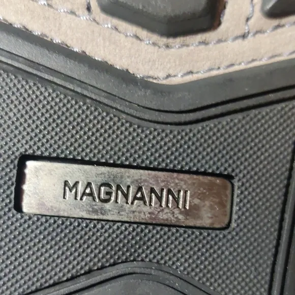 Magnanni Men's Tan Slip Ons NWT Size 8