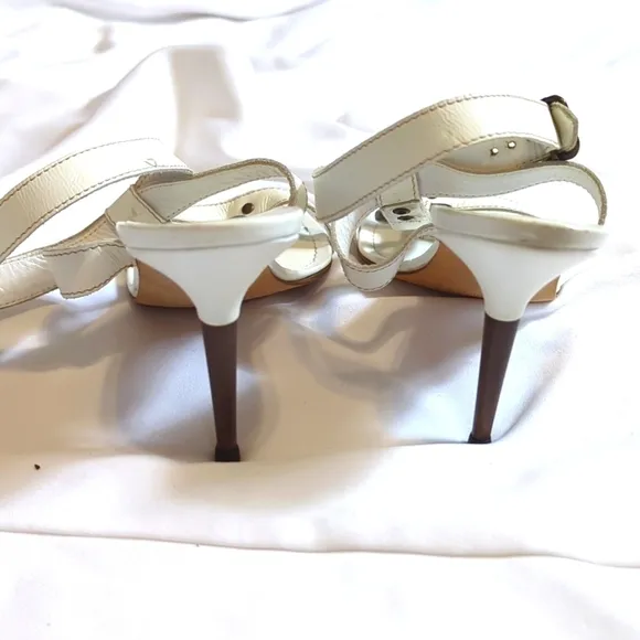 Manolo Blahnik White Tee Strap Shoes 37