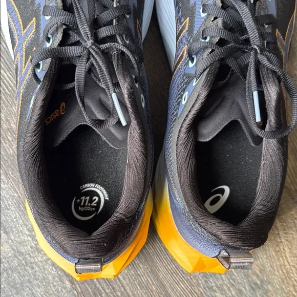 Men’s Asics NovaBlast 4 Black and Yellow Running Shoes