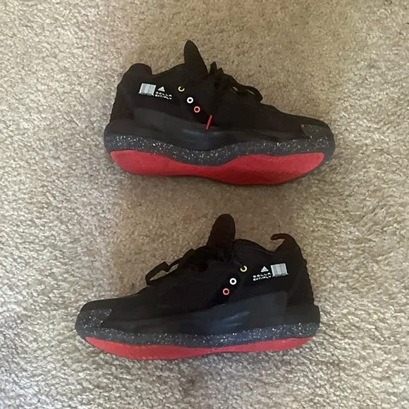 Men's Black and Red Athletic Shoes