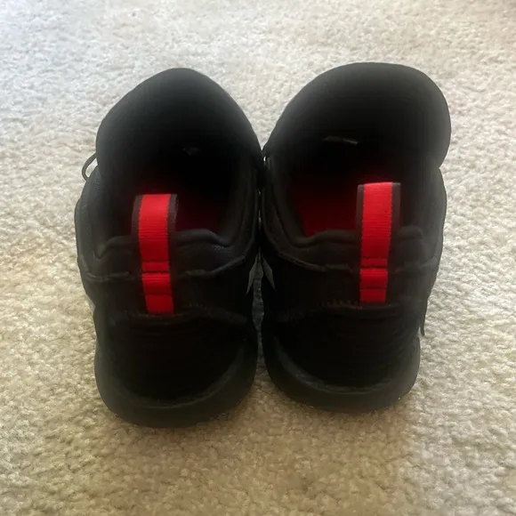Men's Black and Red Athletic Shoes