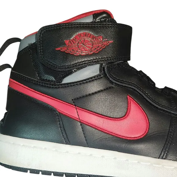 Men's Nike Air Jordan 1 Mid SE Black Red Gray Size 12 Sneakers Shoes