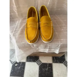 Men's Unbranded Loafers Size Unknown Yellow