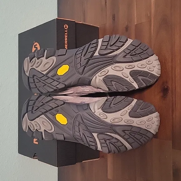 Merrell Moab 2 Vent 8.5 hiking shoes