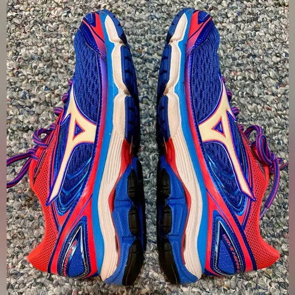 Mizuno Wave Inspire 13, NWOT, Size 7