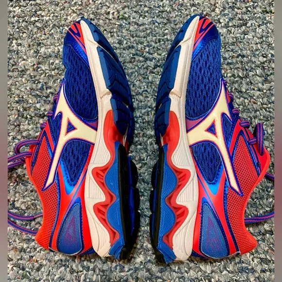Mizuno Wave Inspire 13, NWOT, Size 7