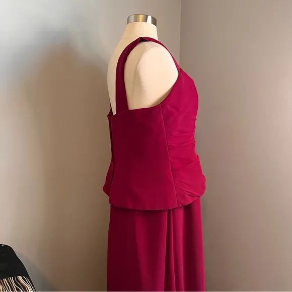 Modern Maids Mary's Bridal Size 20 Fancy Embellished Magenta Ruched Gown