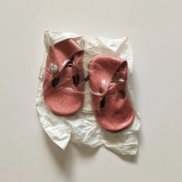 Mon Petit Grapefruit T-strap Shoes Kids size 5 BNIB