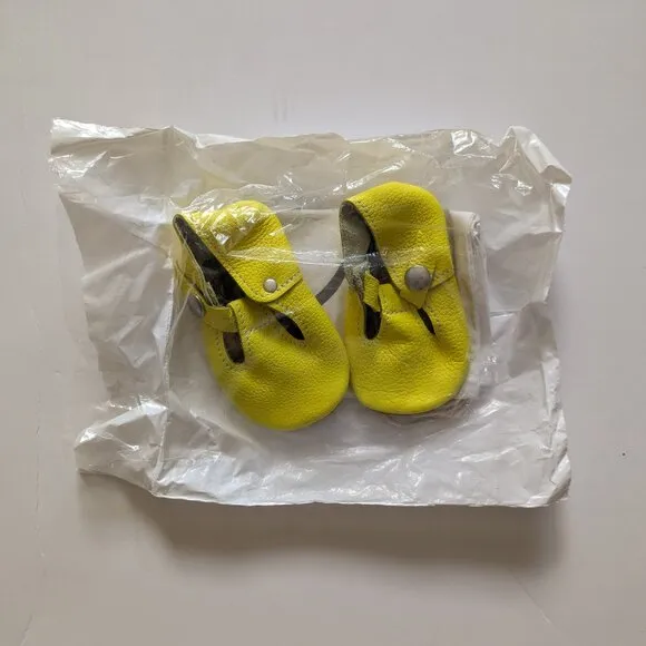 Mon Petit Shoes T-strap Flawed NIB size 3 bright yellow