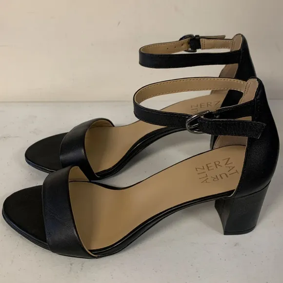 Naturalizer Women's SIZE 9 M Vera Ankle Strap Block Heel Dress Sandal, B…