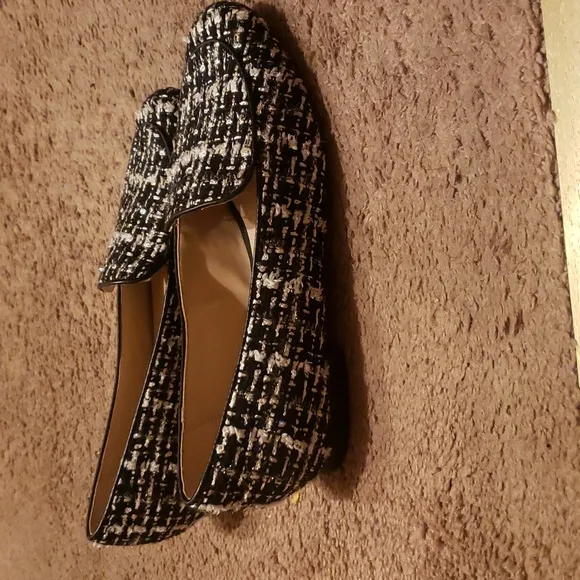 Neiman Marcus women's New tweed slip on loafer shoes.. Size 7