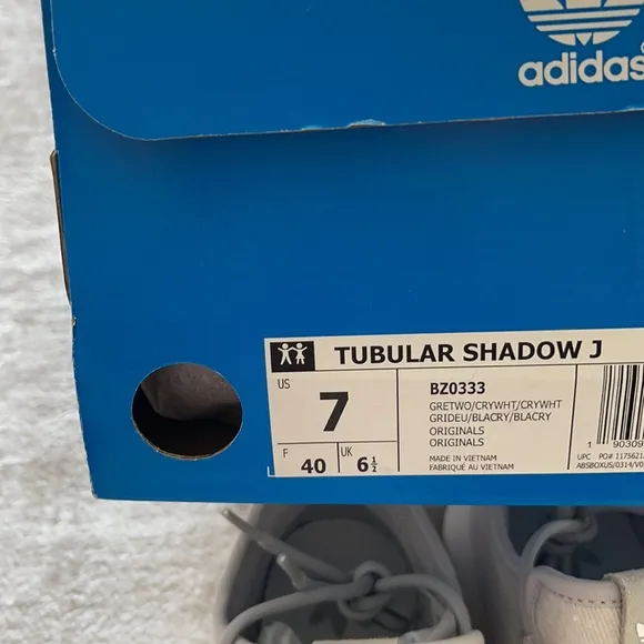 New Adidas original big kids size 7 tubular shadow running shoes