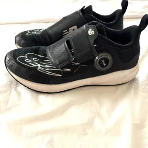 New Balance Kids FuelCore Reveal BOA® Shoes Black White SZ 4Y Worn 2X
