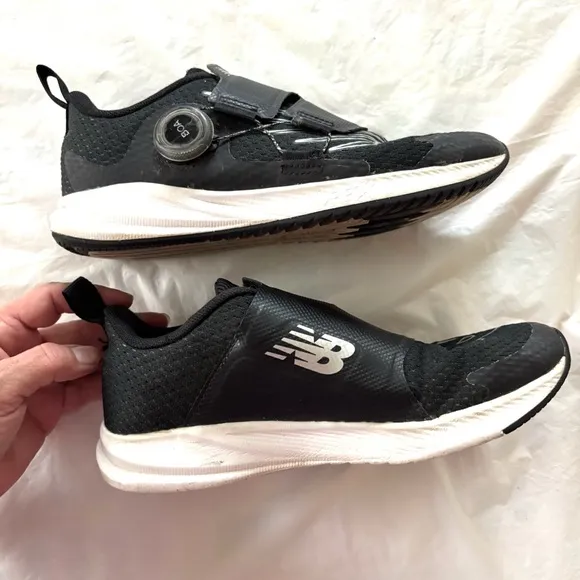 New Balance Kids FuelCore Reveal BOA® Shoes Black White SZ 4Y Worn 2X
