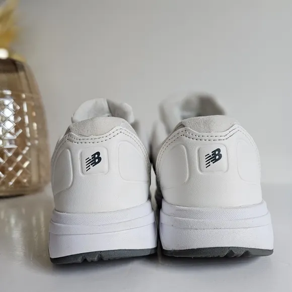 New Balance Leather Men's 813 V1 Hook Loop Walking Shoe White Sneakers Size 9.5