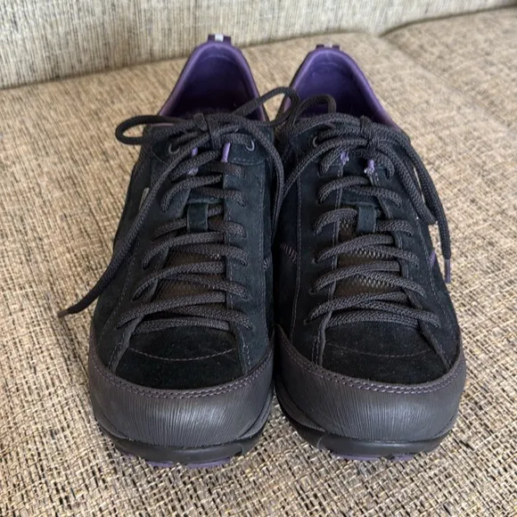 NEW Dansko walking shoes