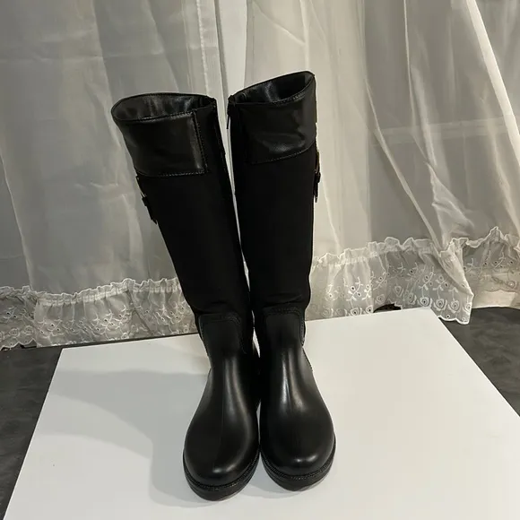 NEW DAV WATERPROOF LUXURY WINTER BOOTS SIZE 6 NEW