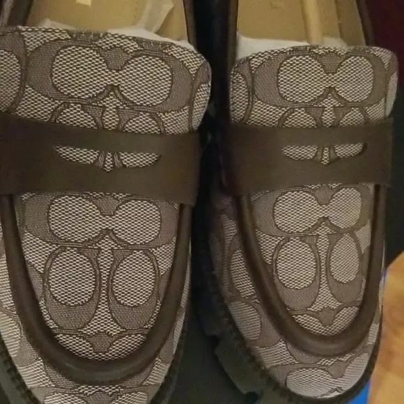 New In Box!Coach CORA LOAFERS with Modern Lug Sole.🍭🍬🧨