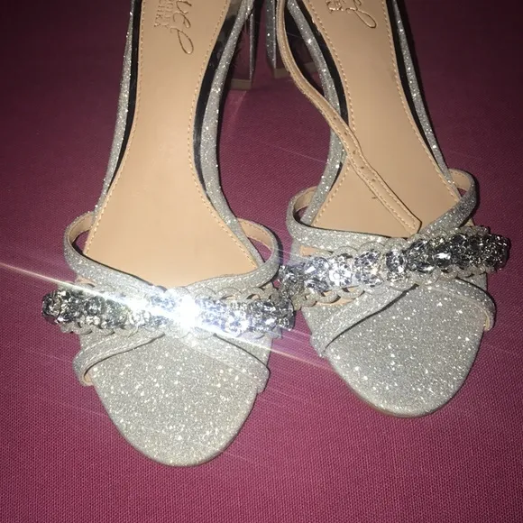 New Jewel by Badgley Mischka Giona Block Heels
