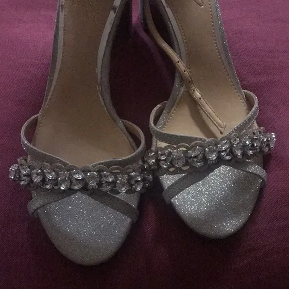 New Jewel by Badgley Mischka Giona Block Heels