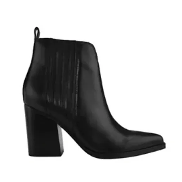NEW MARC FISHER | Western Slip On Leather Booties