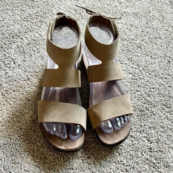 New NAOT Larissa Size 36 S/ 5 Sand Suede Tie Ankle Strap Sandal Gladiator Shoes