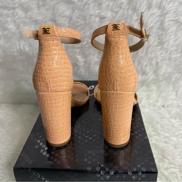 New Sam Edelman Yaro Ankle Strap Sandal in peach color size 7.5