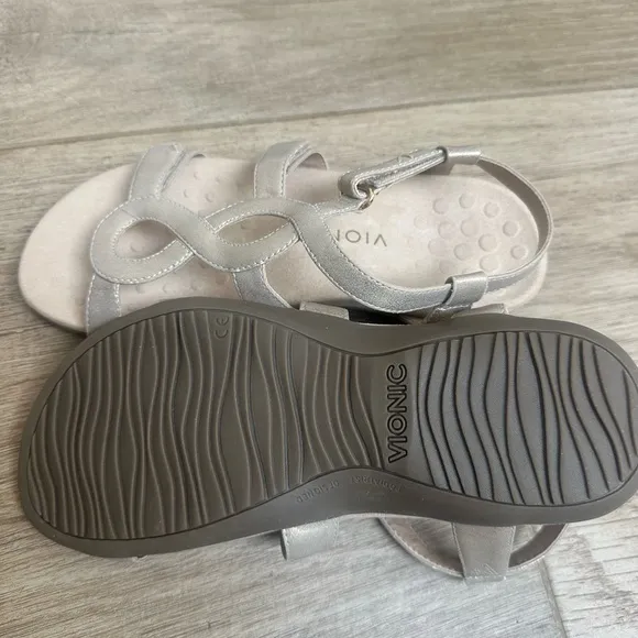 NEW Vionic Jodie Gold Sandals Shoes