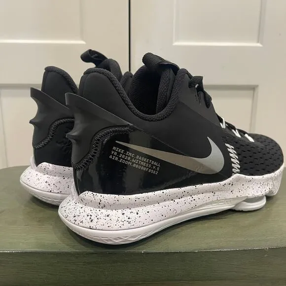 NEW WITHOUT BOX NIKE LEBRON WITNESS 5 SZ 10.5 MEN - 9012