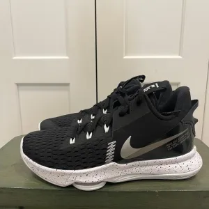 NEW WITHOUT BOX NIKE LEBRON WITNESS 5 SZ 10.5 MEN - 9012