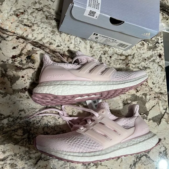 New Womens Adidas Ultraboost 5.0 DNA 'Almost Pink&quot; GV8754 Size 6 Running Shoes