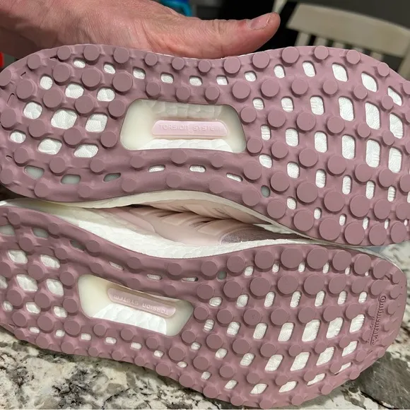 New Womens Adidas Ultraboost 5.0 DNA 'Almost Pink&quot; GV8754 Size 6 Running Shoes