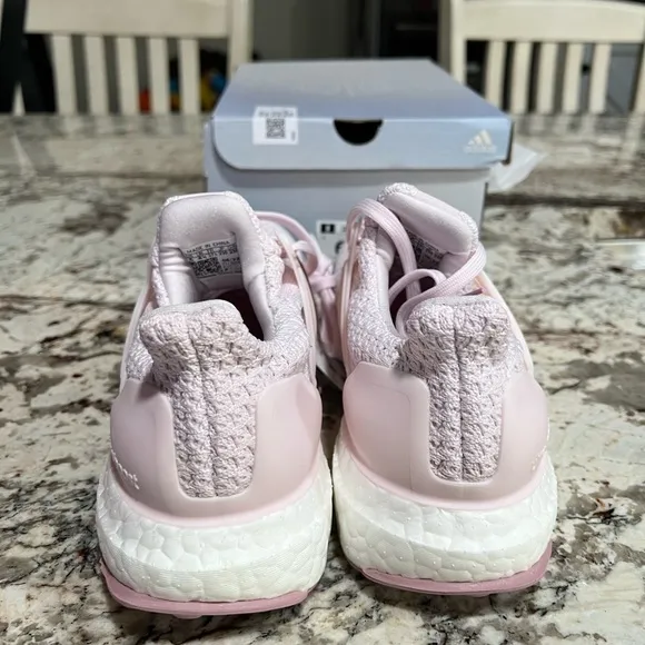 New Womens Adidas Ultraboost 5.0 DNA 'Almost Pink&quot; GV8754 Size 6 Running Shoes