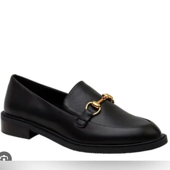 NIB Lisa Vicky Black Loafers with Gold Accent