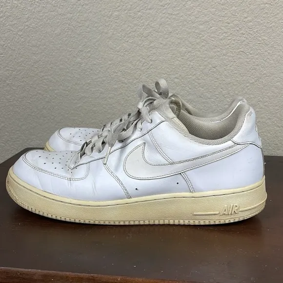 Nike Air Force 1 AF1 82 White Low Top Sneakers Mens Athletic Shoes Sz 10.5
