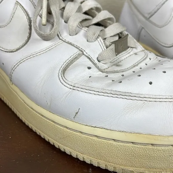 Nike Air Force 1 AF1 82 White Low Top Sneakers Mens Athletic Shoes Sz 10.5