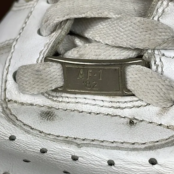Nike Air Force 1 AF1 82 White Low Top Sneakers Mens Athletic Shoes Sz 10.5